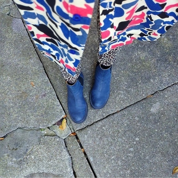 John Fluevog Boot Slacker Nap Crepe Soled Chelsea Leather Heeled Blue 11 GUC - Picture 9 of 10